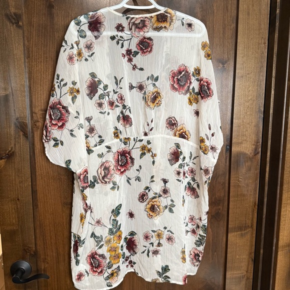 Maurice’s Floral Kimono Cardigan white semi sheer floral print Size 0/1 - Picture 10 of 10